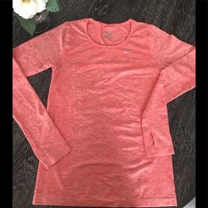 Nike Womans Top Sz S